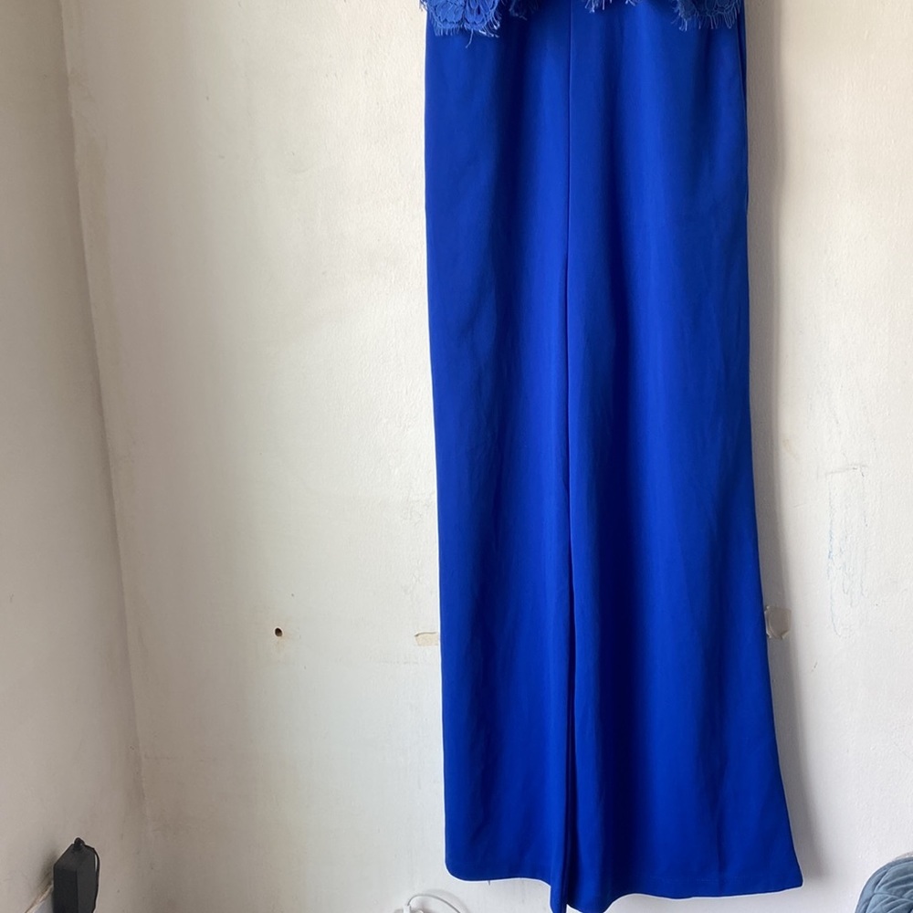Lulu’s M Bethanie Royal Blue Lace Halter Jumpsuit As Is - Picture 6 of 15